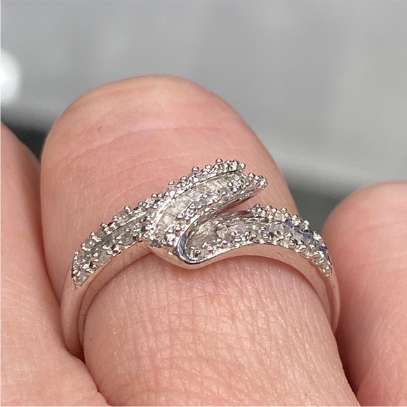 Genuine 0.50 Carat Diamond Bypass Ring ~ Baguette Diamond Cluster Wrap Band - Picture 5 of 15